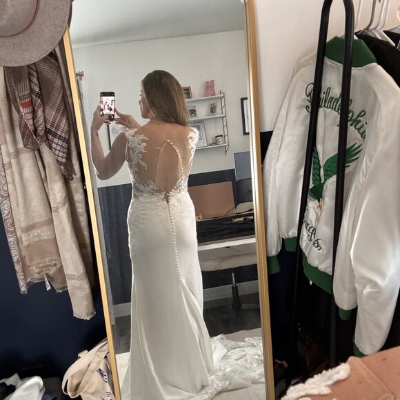 NEVER WORN WAITOMO WEDDING DRESS SIZE 10 - Picture 5 of 11